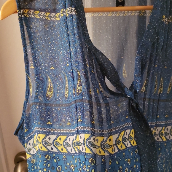 Old Navy flowy mesh-like tank blouse - Picture 5 of 5